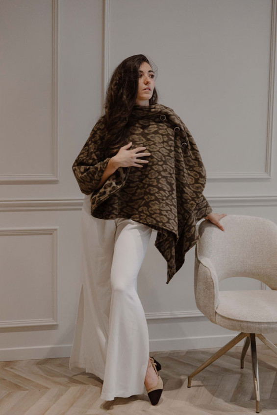LA CAPE DRAPEE LEOPARD