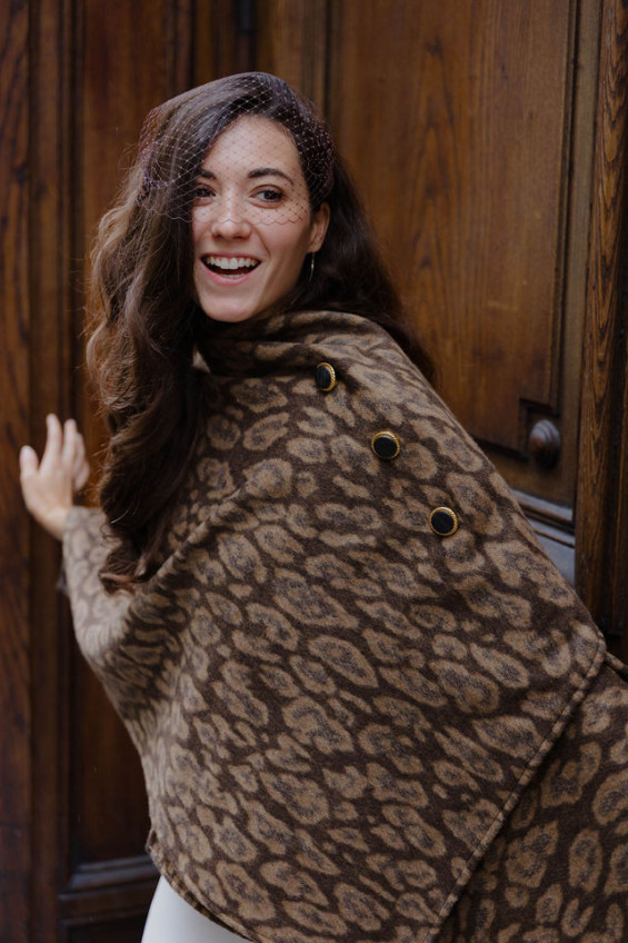 LA CAPE DRAPEE LEOPARD